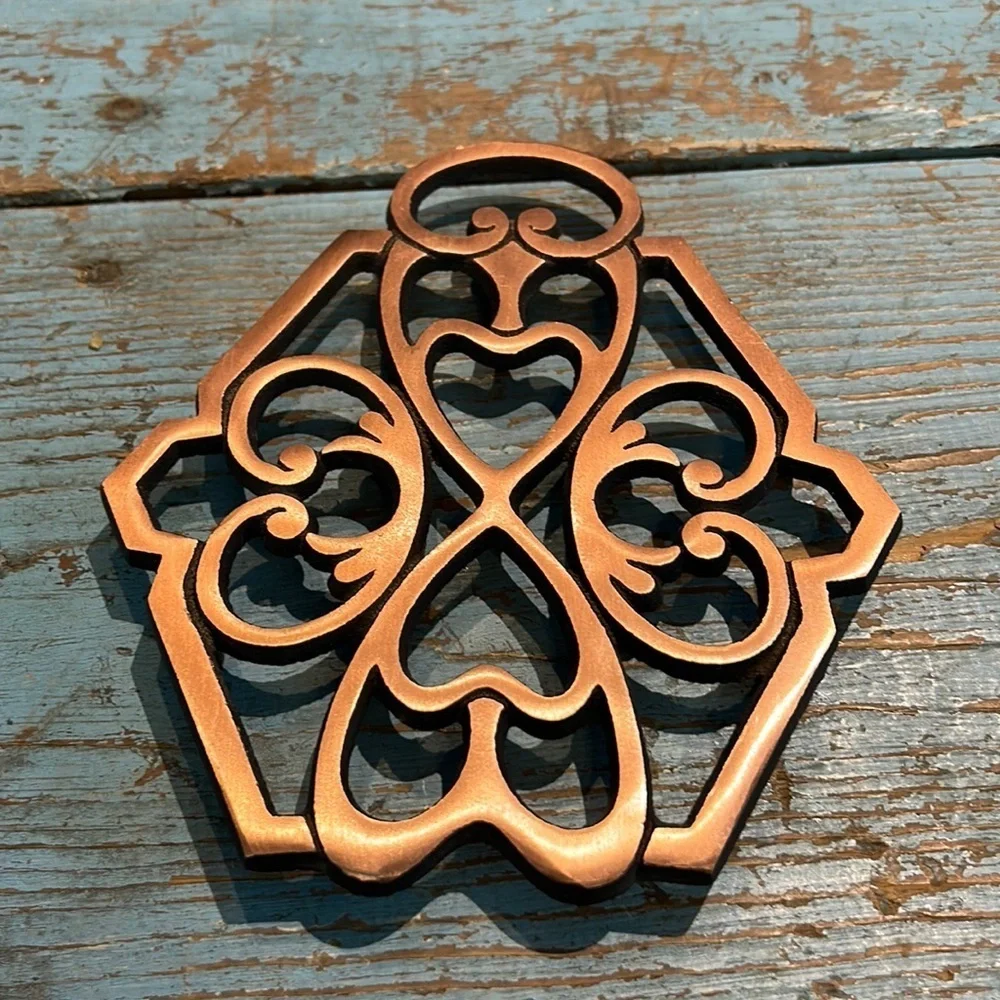 Pampered Chef Round-Up From The Heart Trivet 2946 Copper Cast Iron Decor 2011